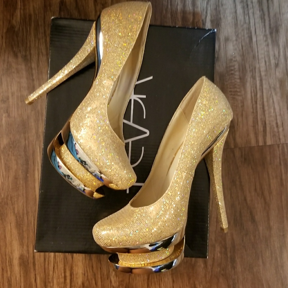 Fever Shoes Tiff Platform Pump Sz 7